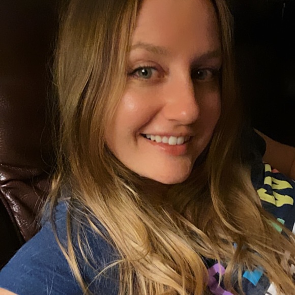 Meet your Posher, Amy - Picture 3 of 4